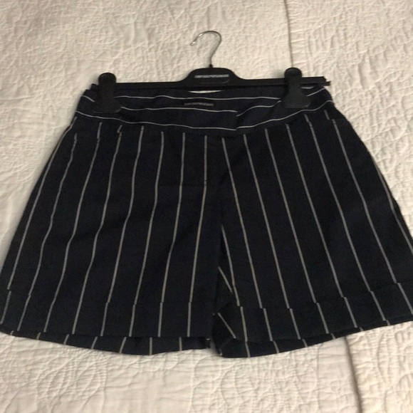 Women’s navy blue pinstriped shorts - Picture 3 of 4